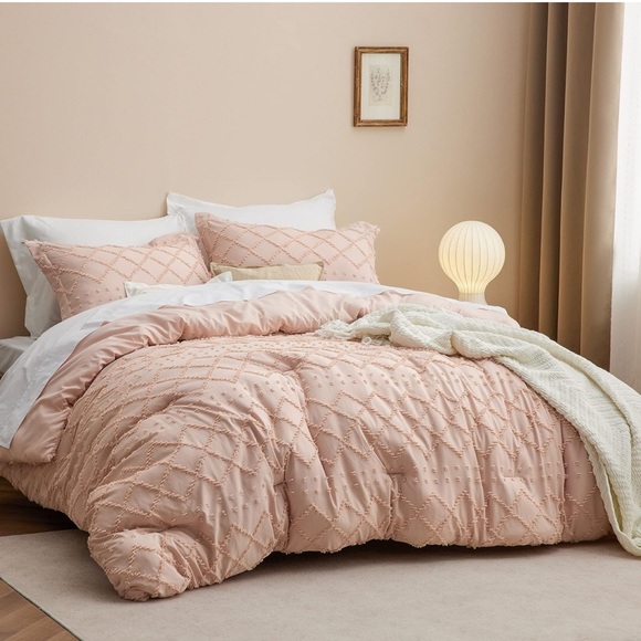 BEDSURE Other - BEDSURE 3-Piece Boho Embroidered Tufted Style Duvet Cover + Shams PINK